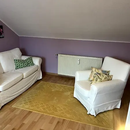 Zentrale, Charmante Dg-wohnung *